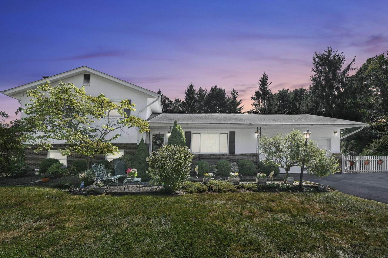90 Lorraine Boulevard - Photo 1