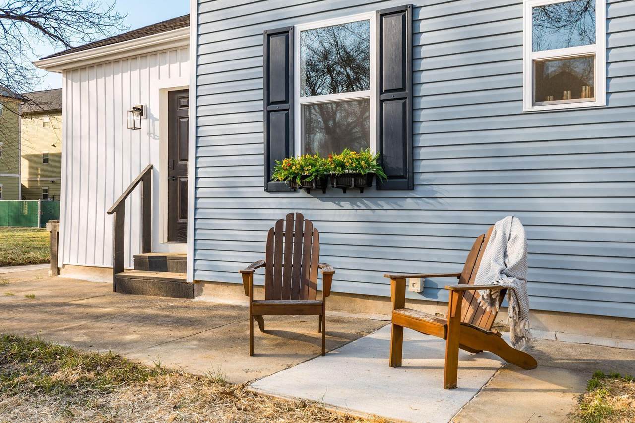 263 20th Street - Photo 1