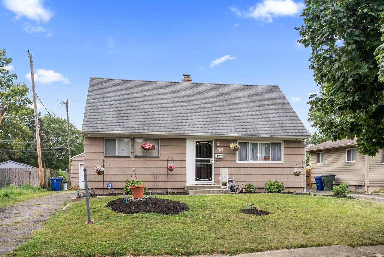 1363 Coburg Road - Photo 1
