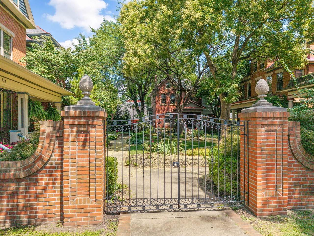 424 5th Avenue - Photo 1