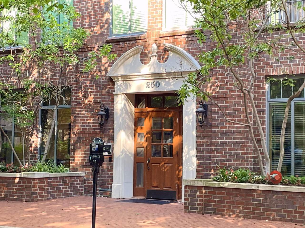 250-504 Daniel Burnham Square - Photo 1