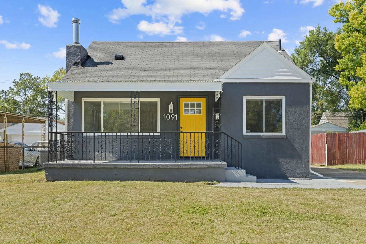 1091 Rosewood Avenue - Photo 1