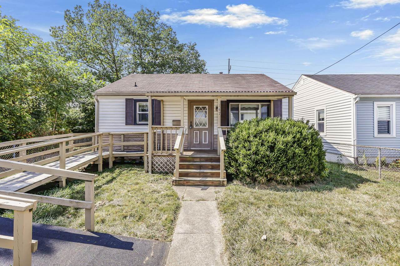 147 Roosevelt Avenue - Photo 1