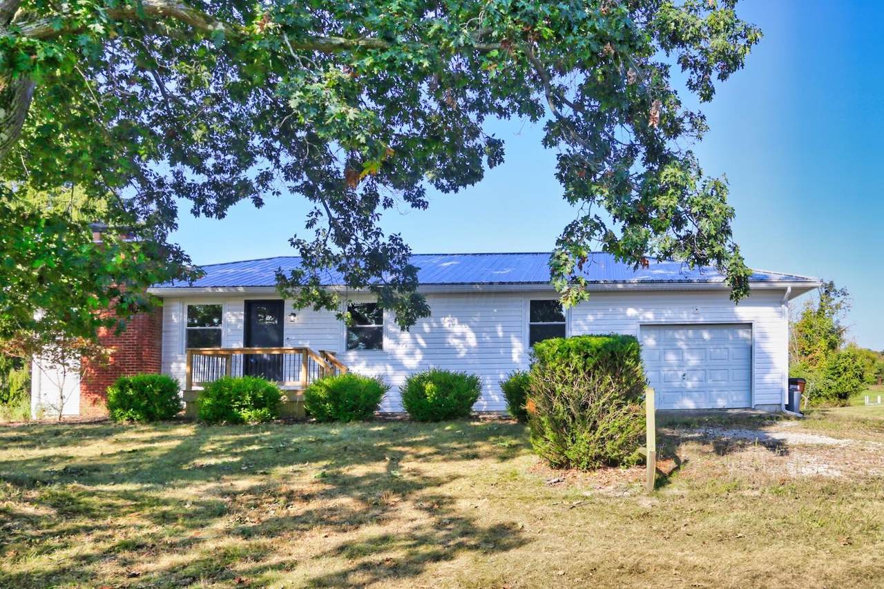 8878 Fairview Road - Photo 1
