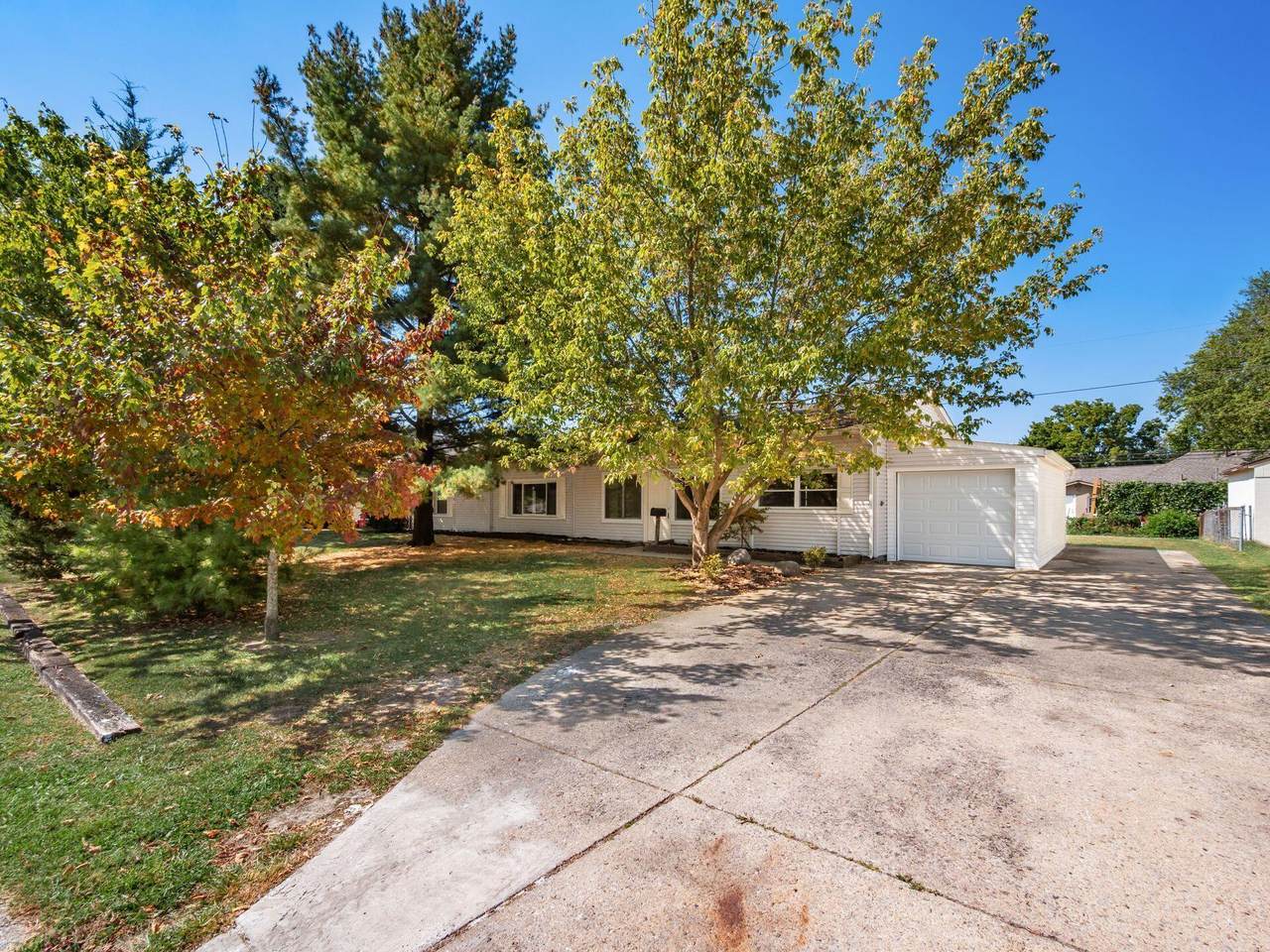 963 Erickson Avenue - Photo 1