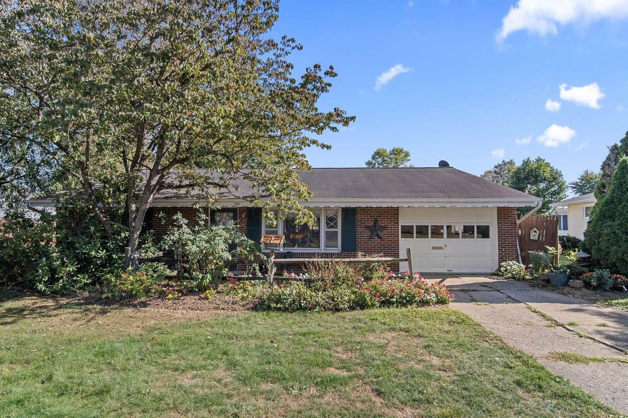 403 Meadowbrook Drive - Photo 1