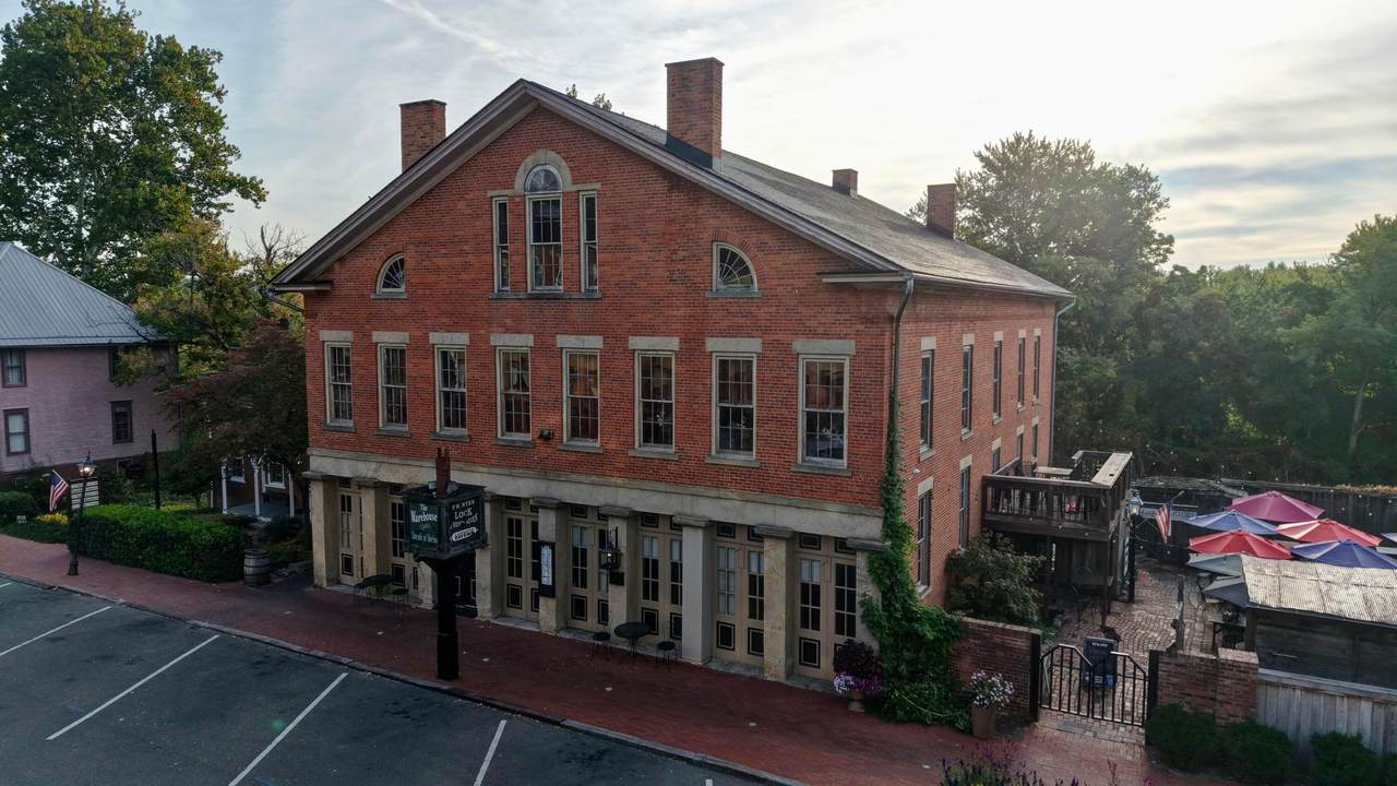 400 N Whitewomen Street - Photo 1