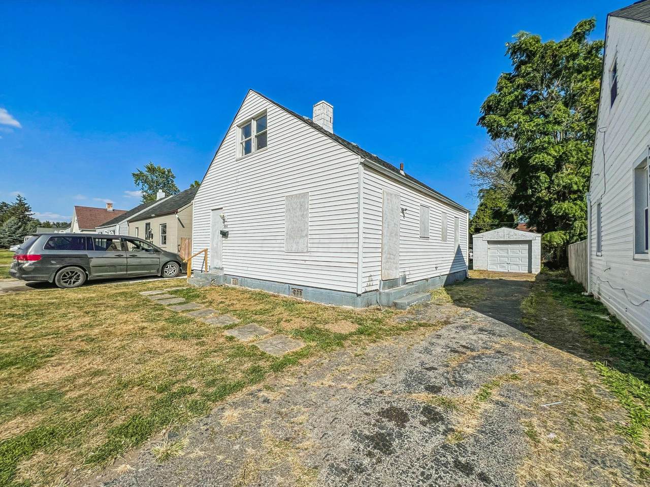 864 Waverly Street - Photo 1