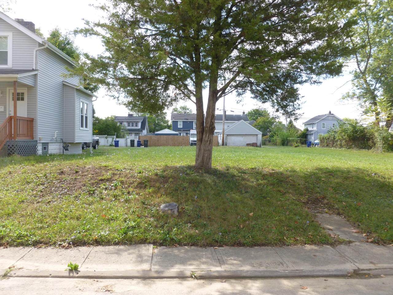 923 Camden Avenue - Photo 1