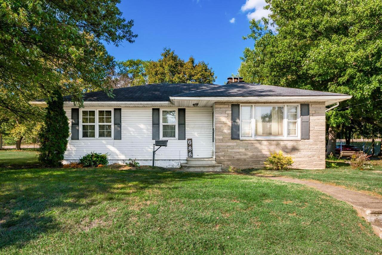 688 Russell Avenue - Photo 1