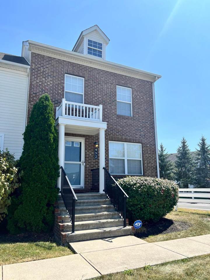 952 Hartford Village Boulevard - Photo 1