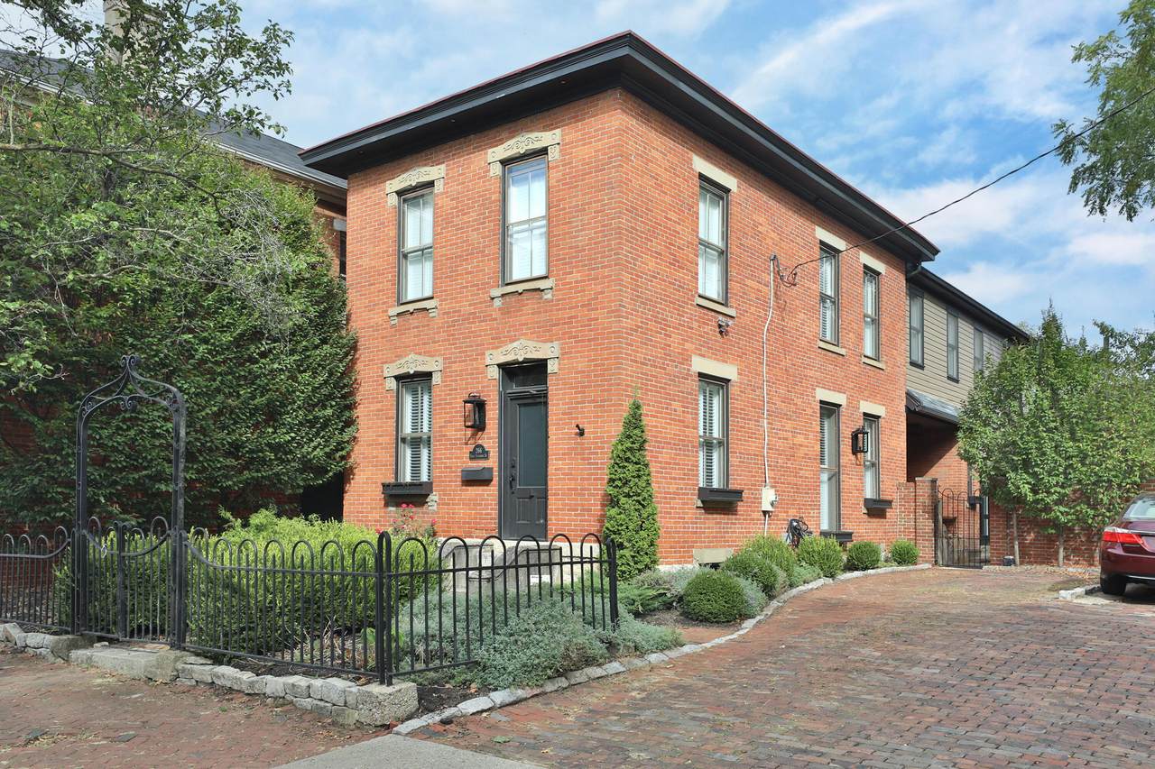 266 Sycamore Street - Photo 1