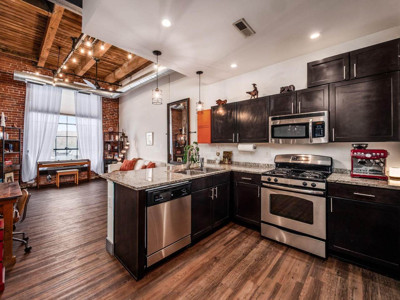 570-211 Front Street - Photo 1