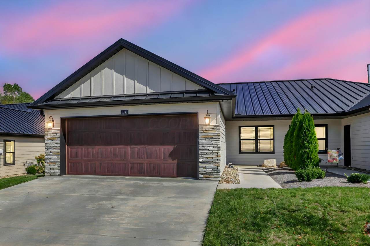 1003 Sycamore Lane - Photo 1