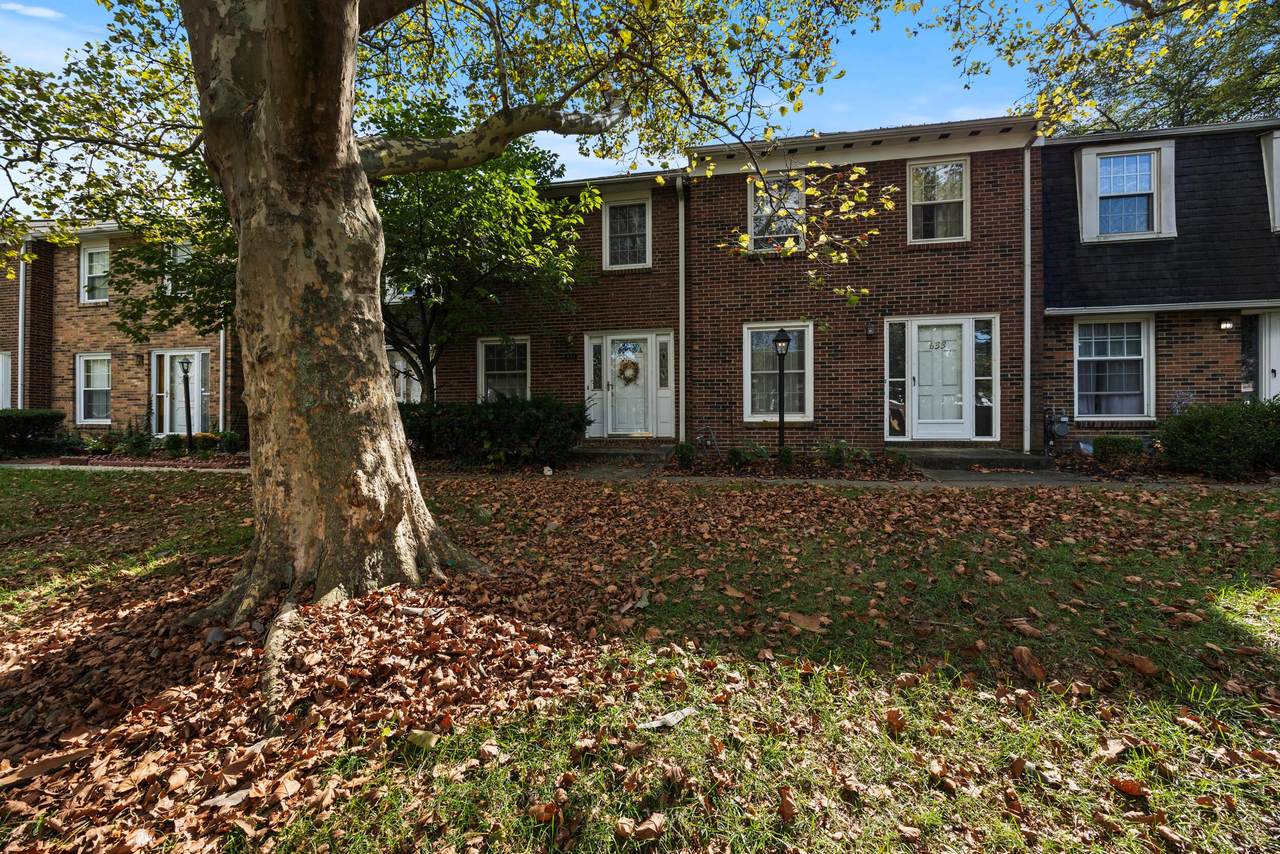 631 Dlyn Street - Photo 1