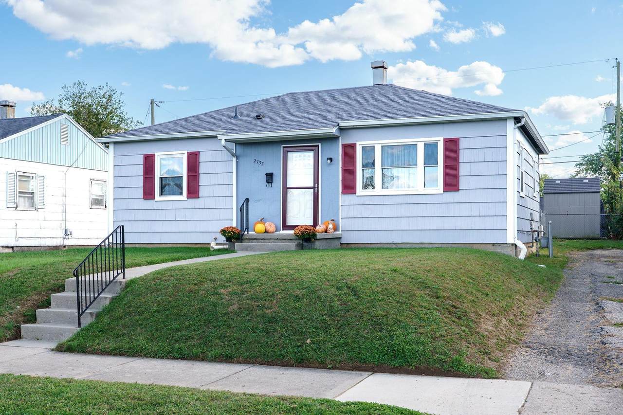 2733 Elmore Drive - Photo 1