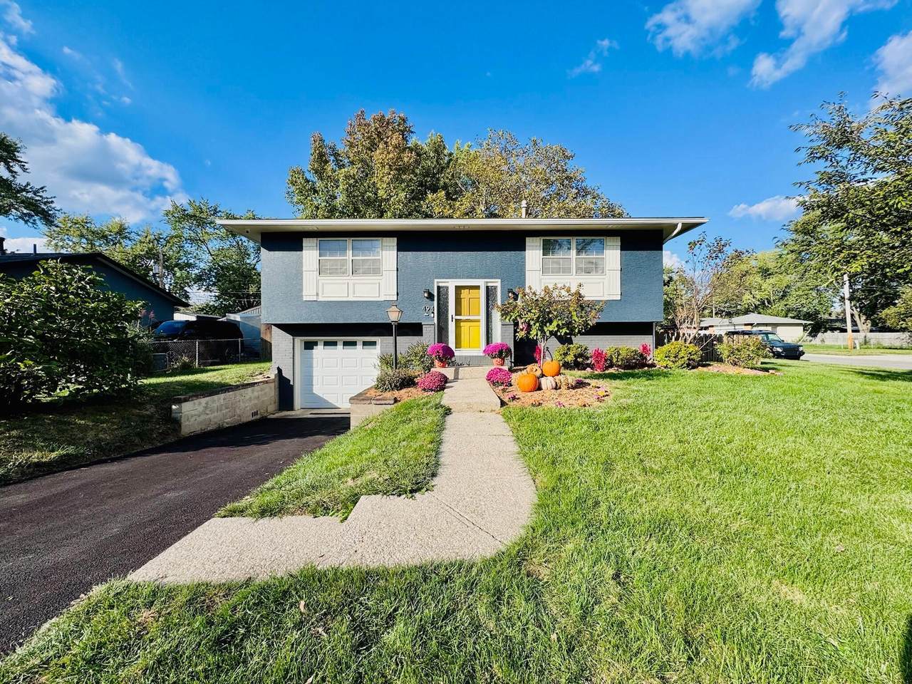 494 Denwood Drive - Photo 1