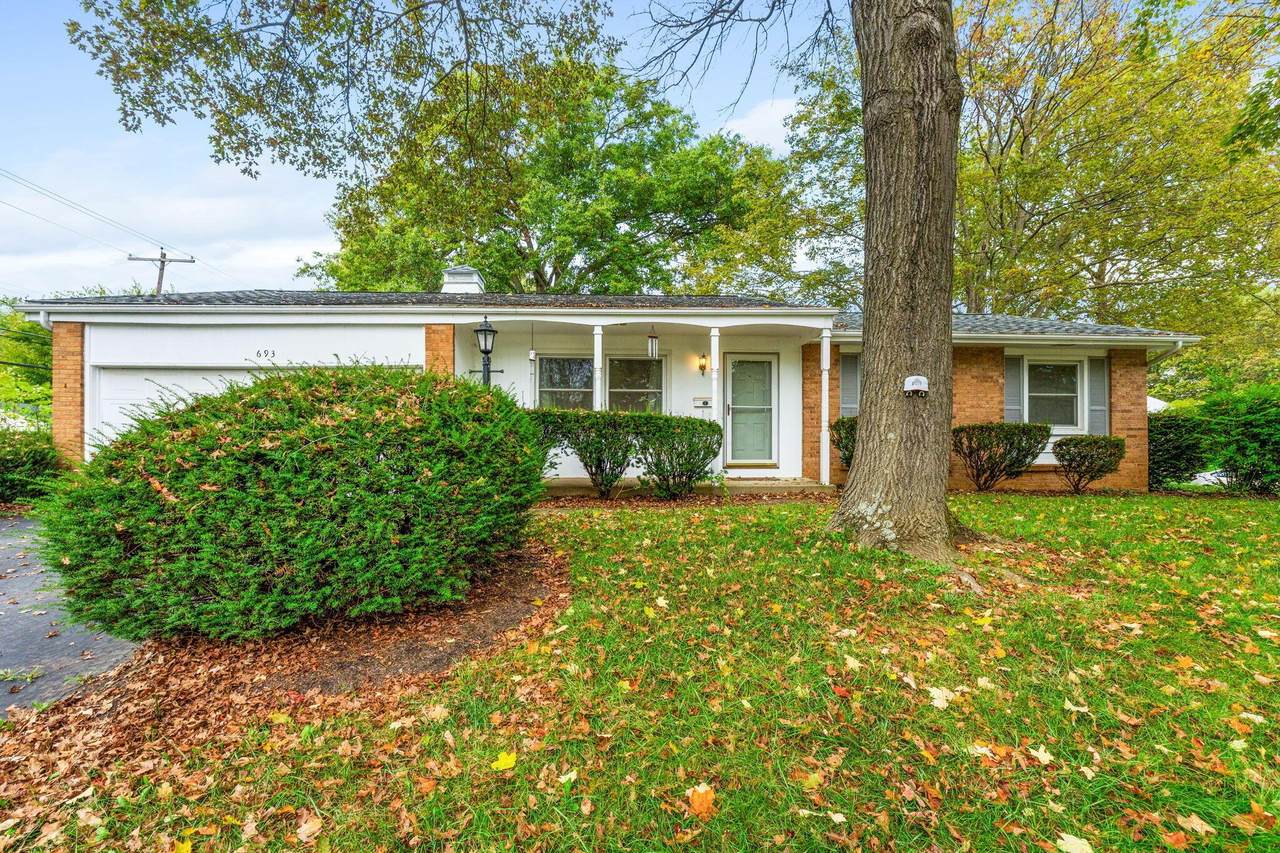 693 Pointview Drive - Photo 1