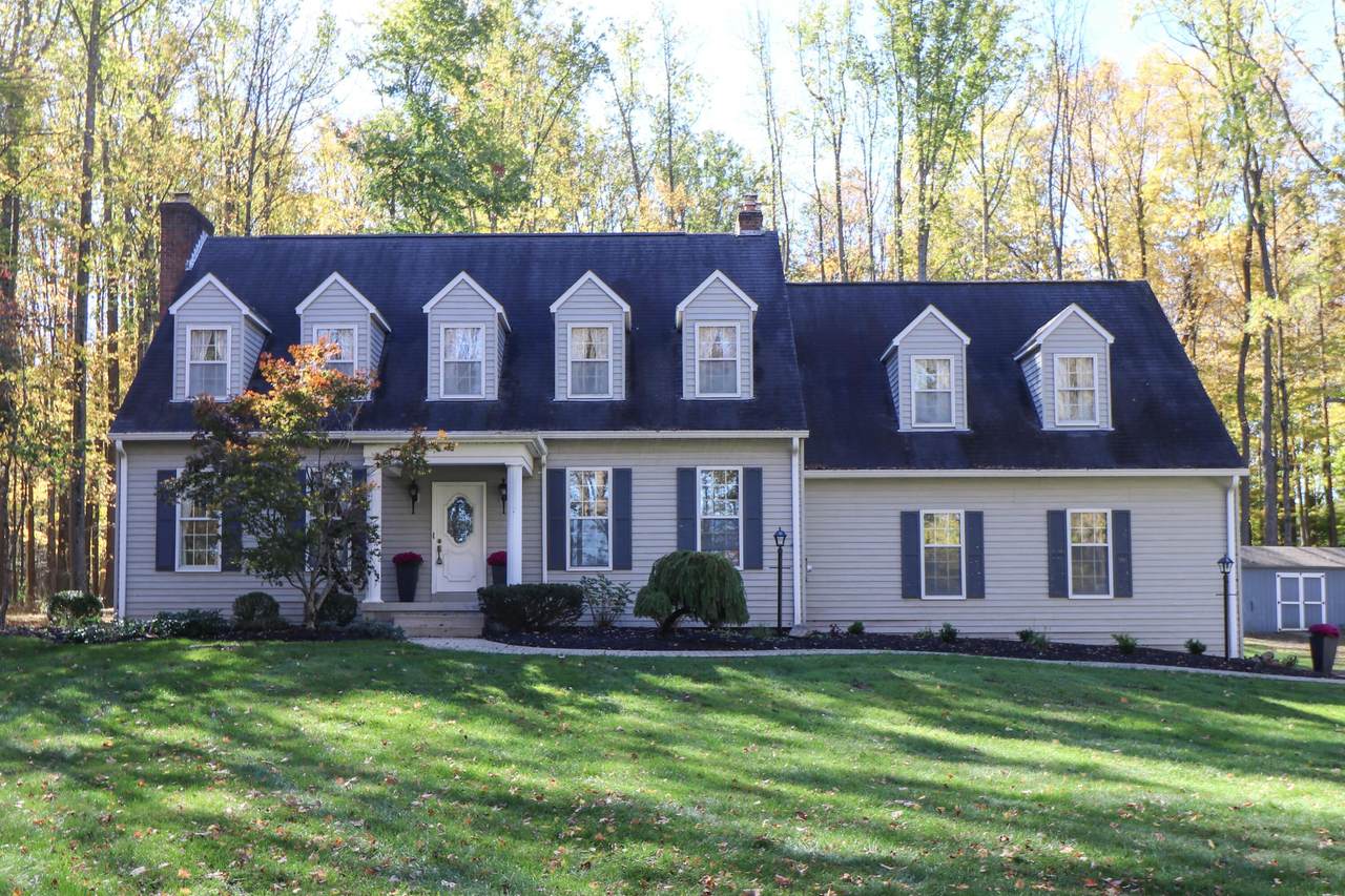 3045 Lakeview Drive - Photo 1