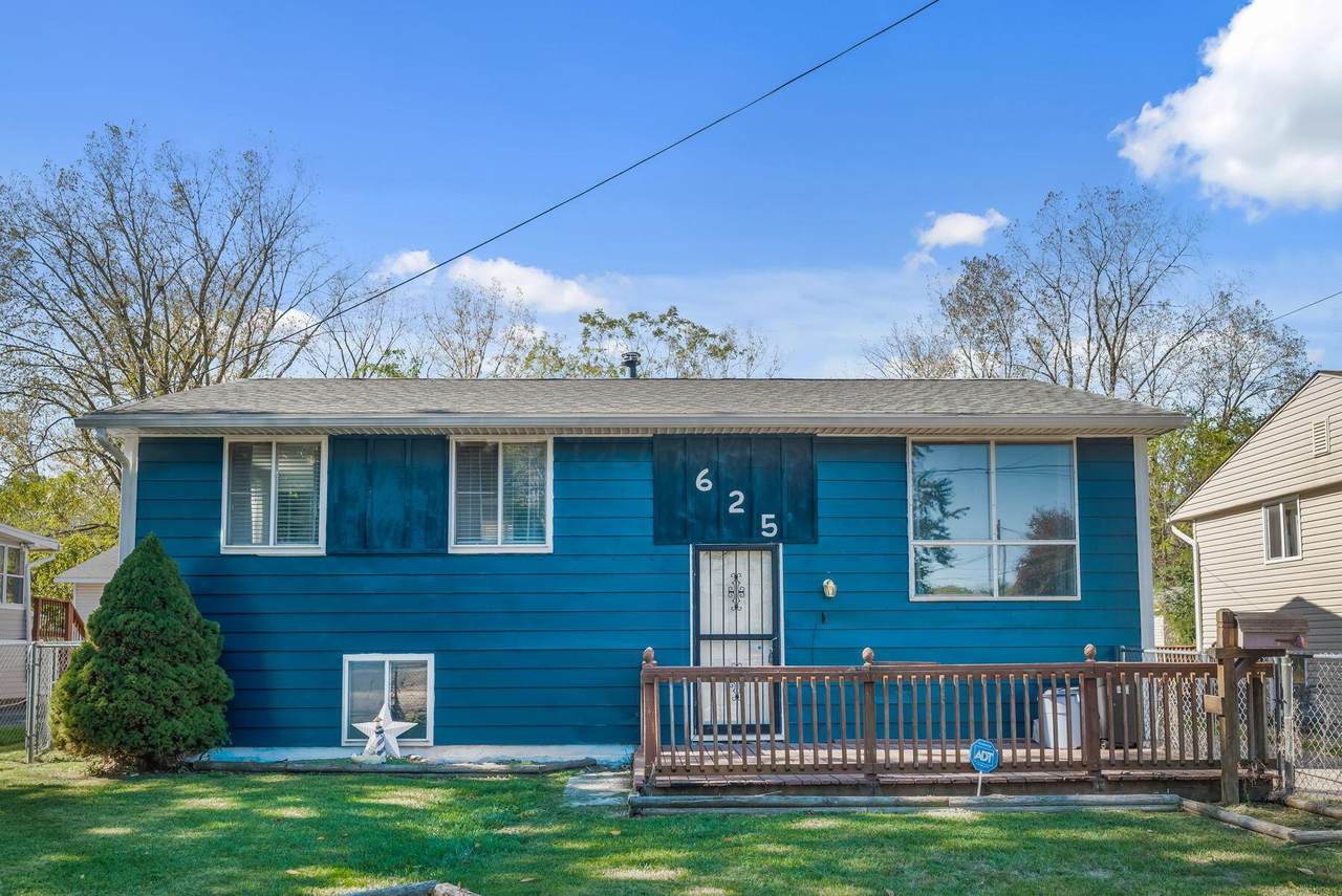 625 Rochelle Drive - Photo 1