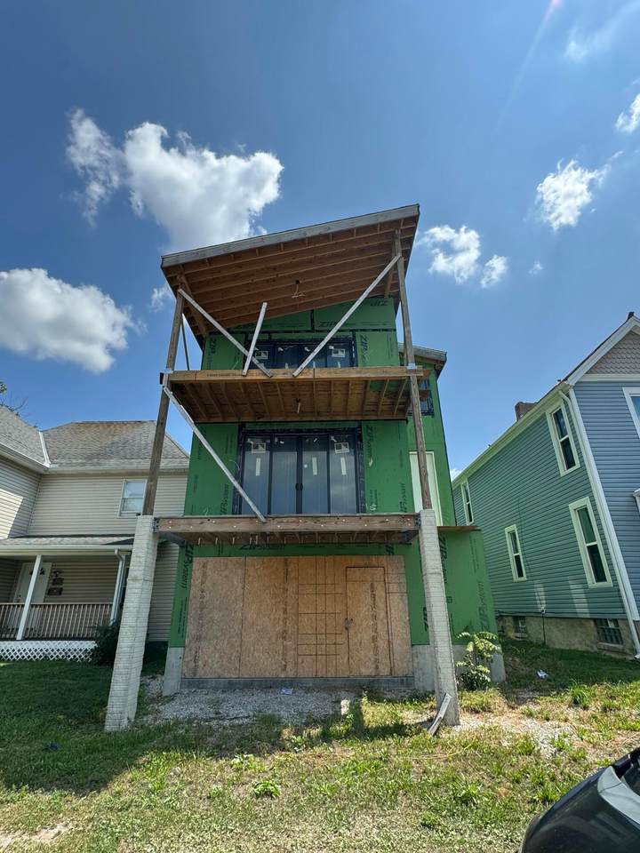 222 17th Street - Photo 1