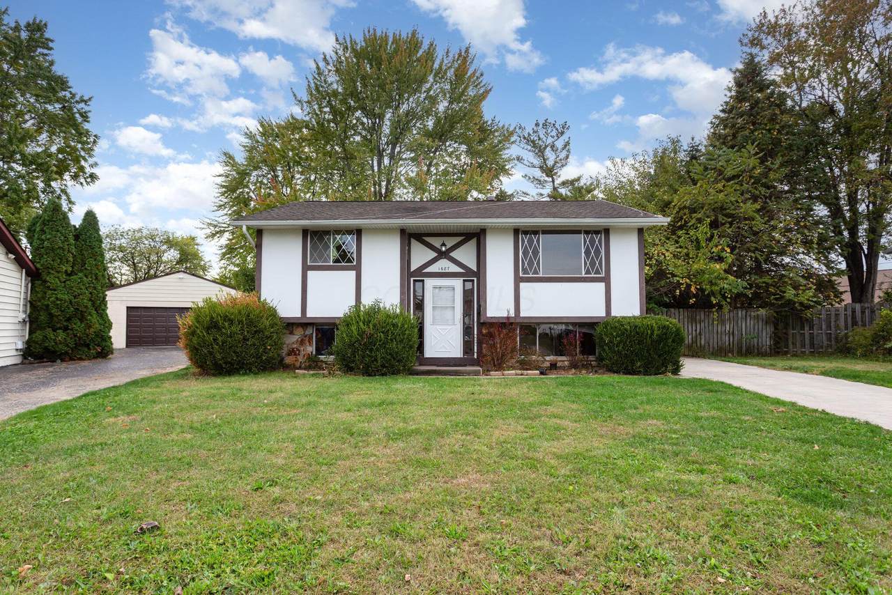 1687 Brookfield Square - Photo 1