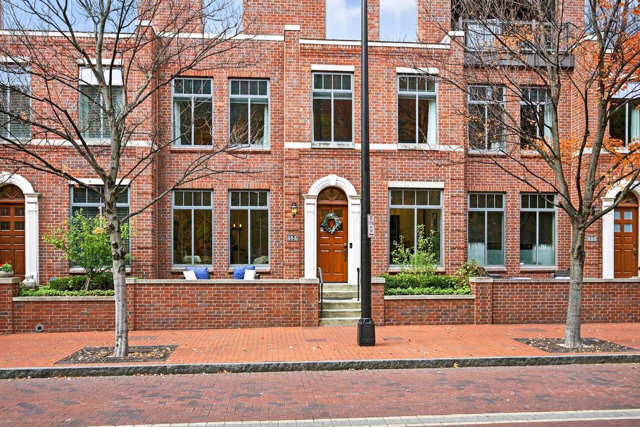 250-TH253 Daniel Burnham Square - Photo 1