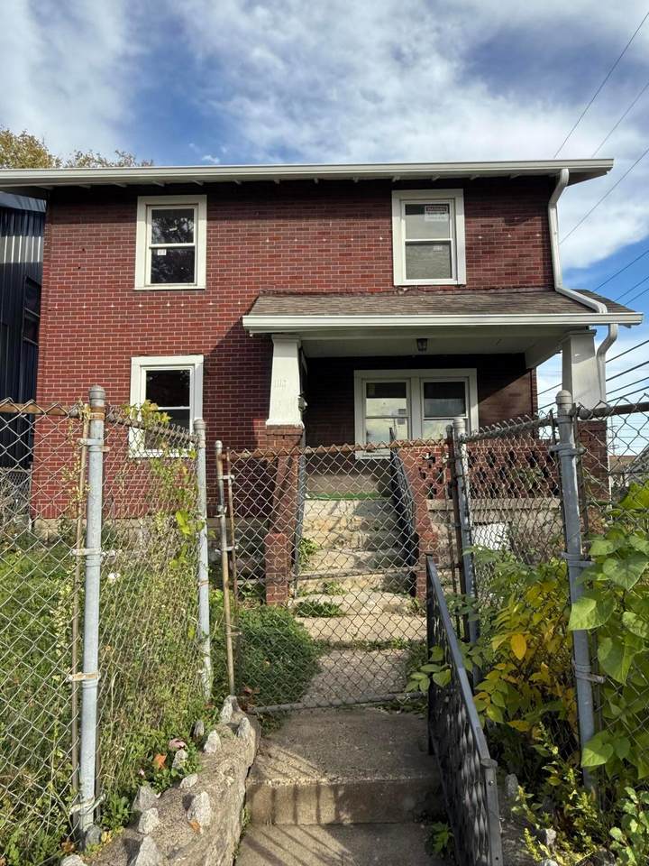 1112 Peters Avenue - Photo 1