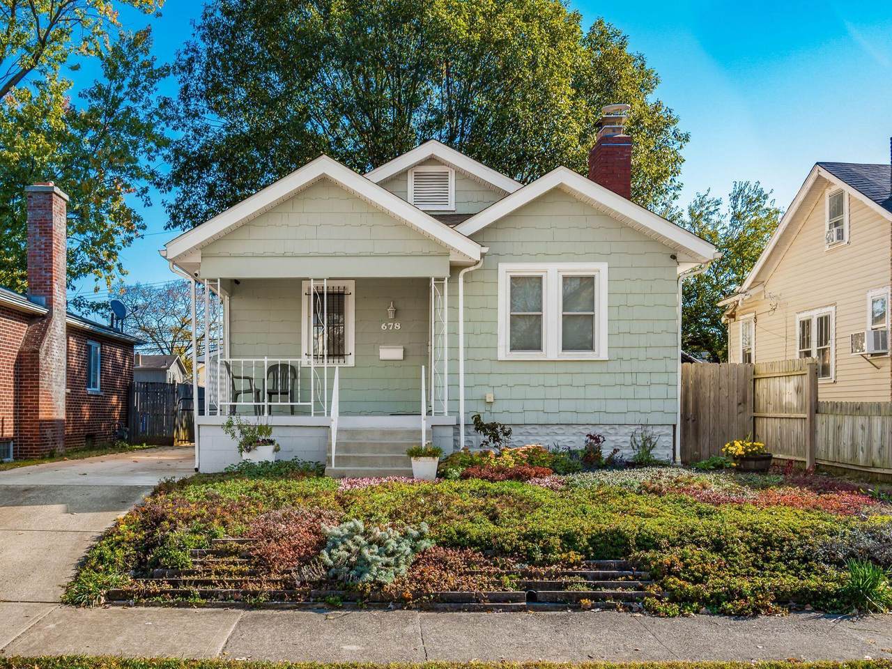 678 Warren Avenue - Photo 1