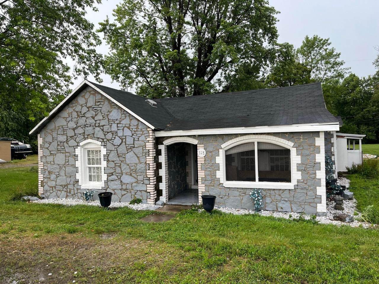 318 Front Street - Photo 1