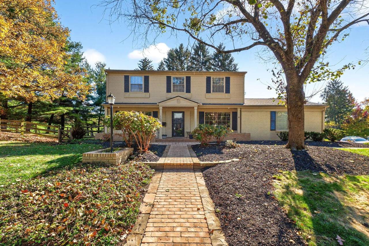 445 Thackeray Avenue - Photo 1