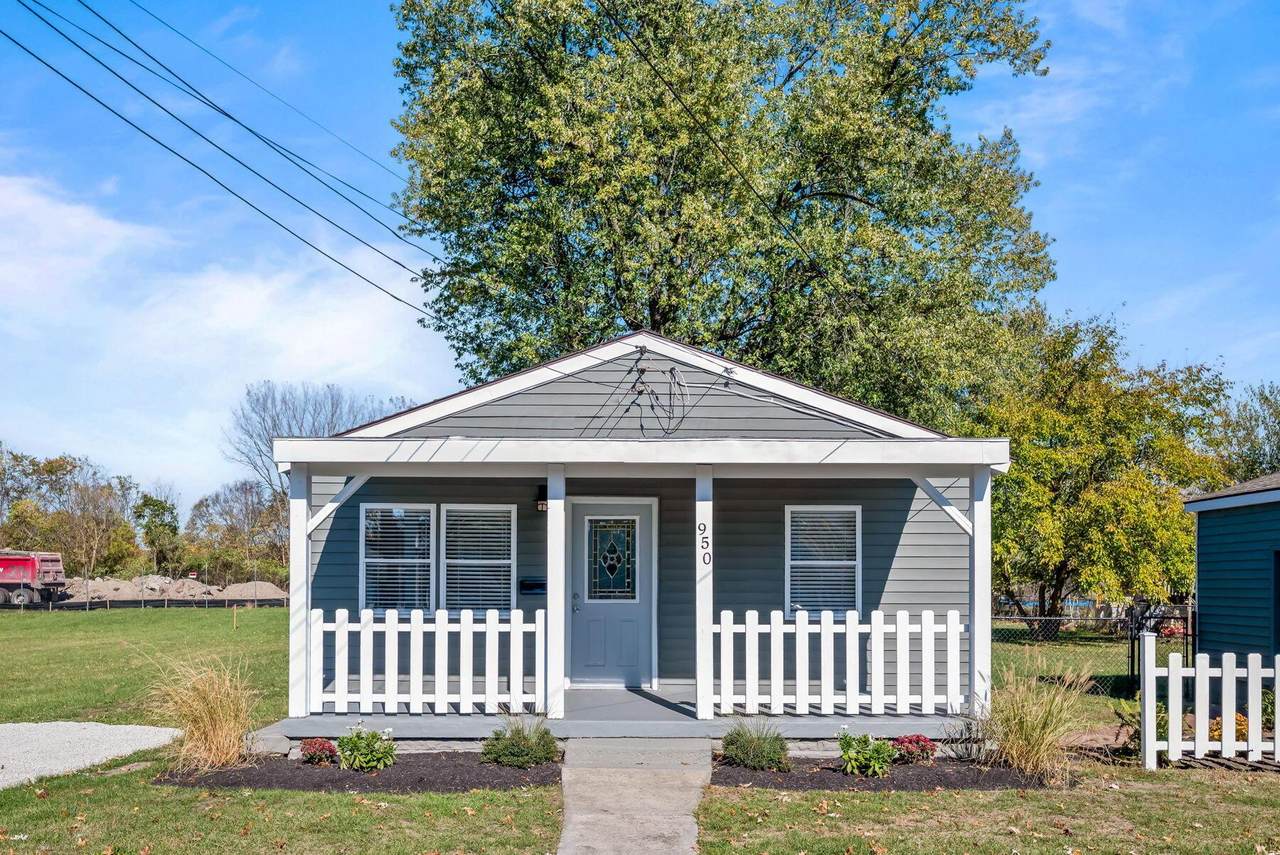 950 Oak Grove Avenue - Photo 1