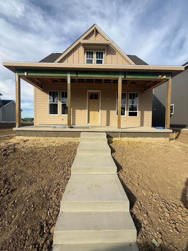 5123 Maple Drive - Photo 1