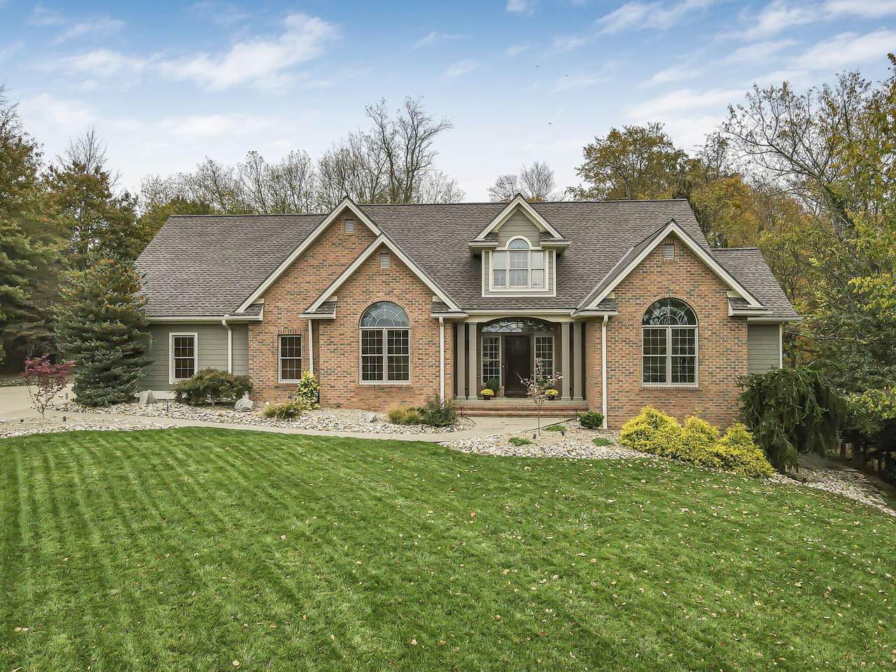 485 Ash Circle - Photo 1