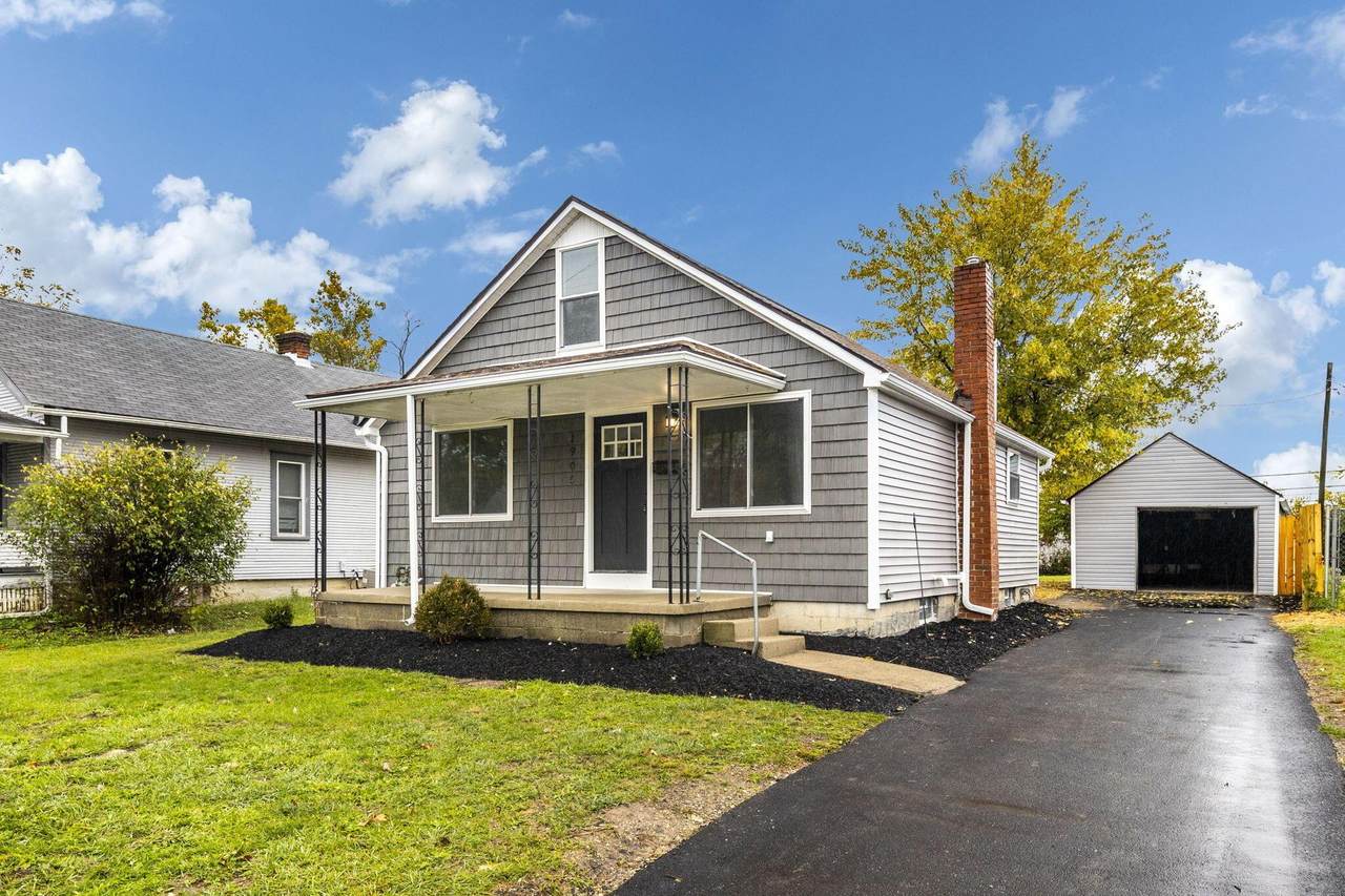 1905 Elmore Avenue - Photo 1