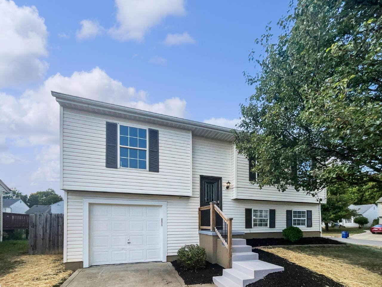 1723 Farberdale Drive - Photo 1