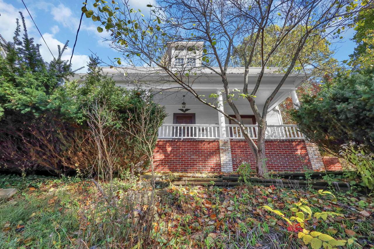 438 College Street - Photo 1