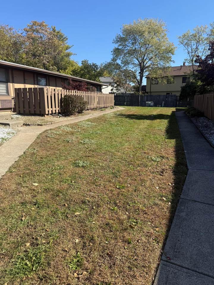 1718 Sunapple Way - Photo 1