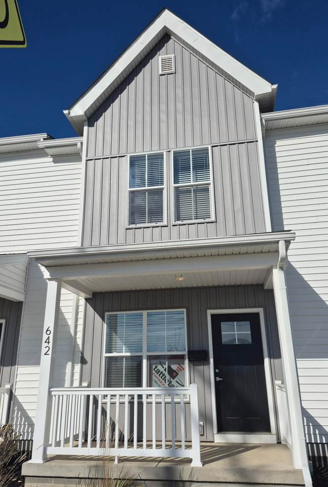 642-642 Sullivant Avenue - Photo 1