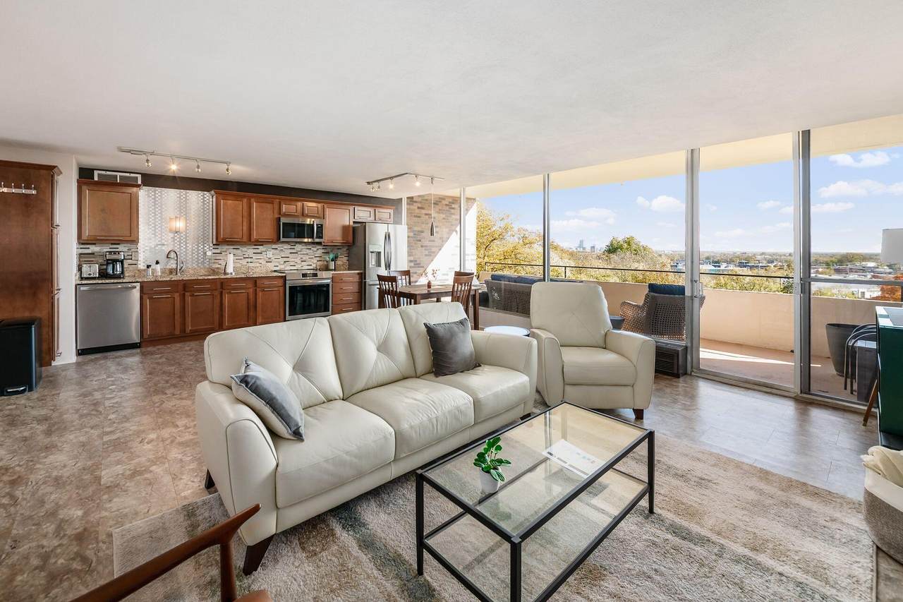 1000-518 Urlin Avenue - Photo 1