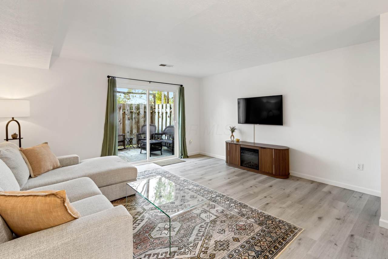 89 Lancelot Lane - Photo 1