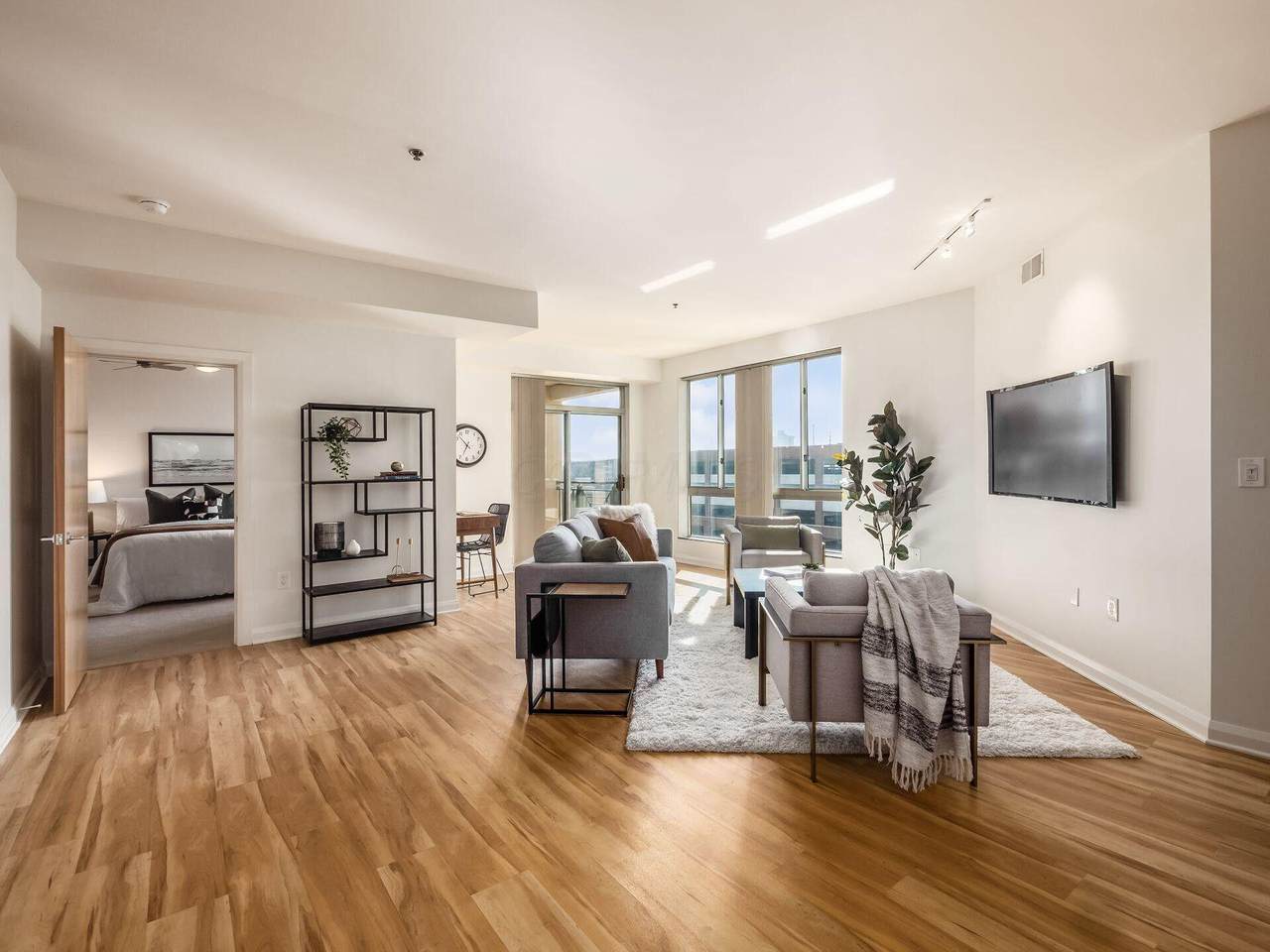 196-607 Grant Avenue - Photo 1