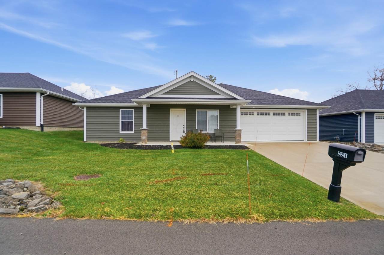 221-16 Falcon Street - Photo 1