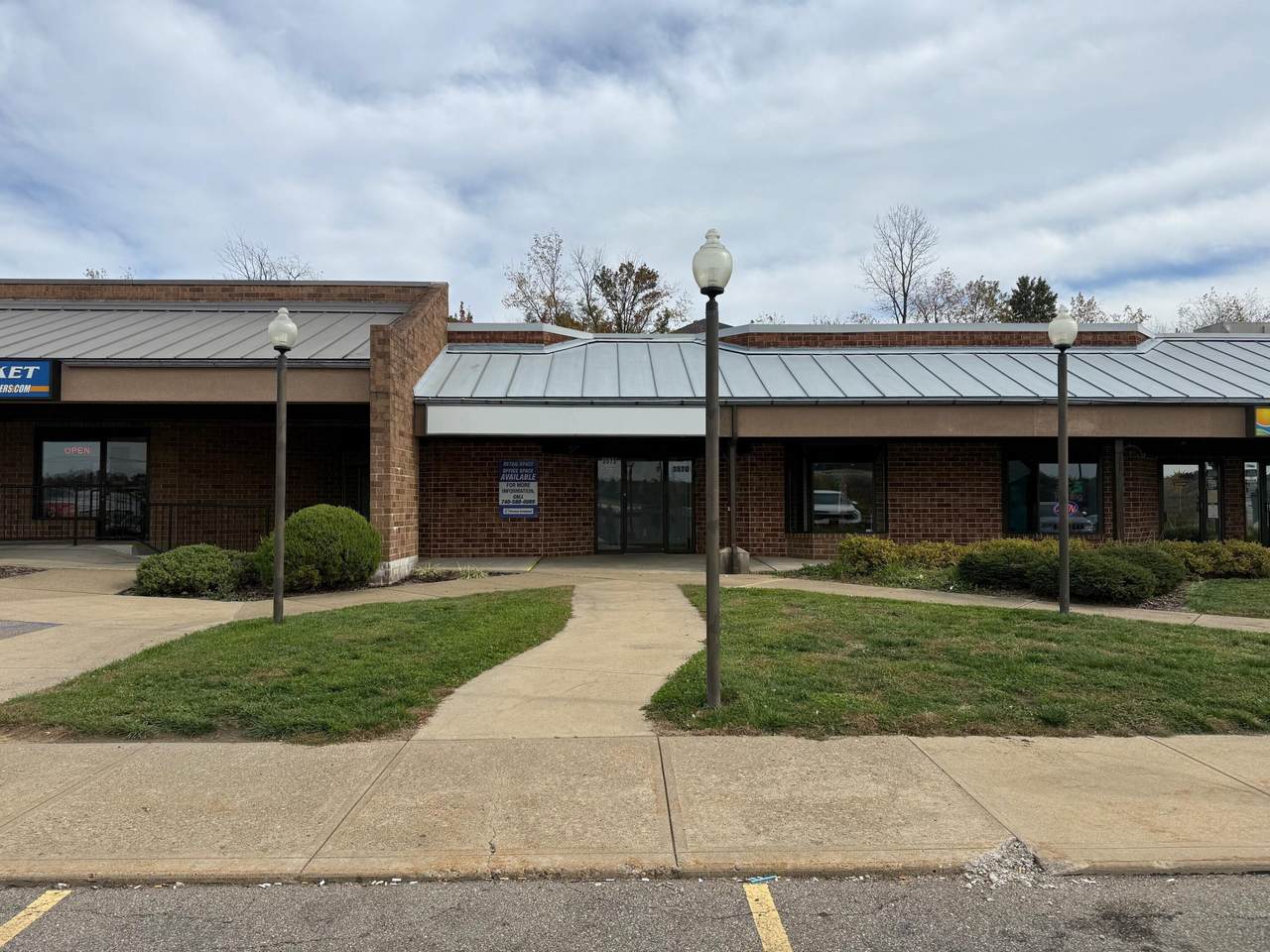 3572 Maple Avenue - Photo 1