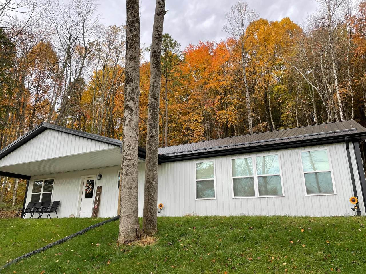 813 Eaton Hollow Road - Photo 1