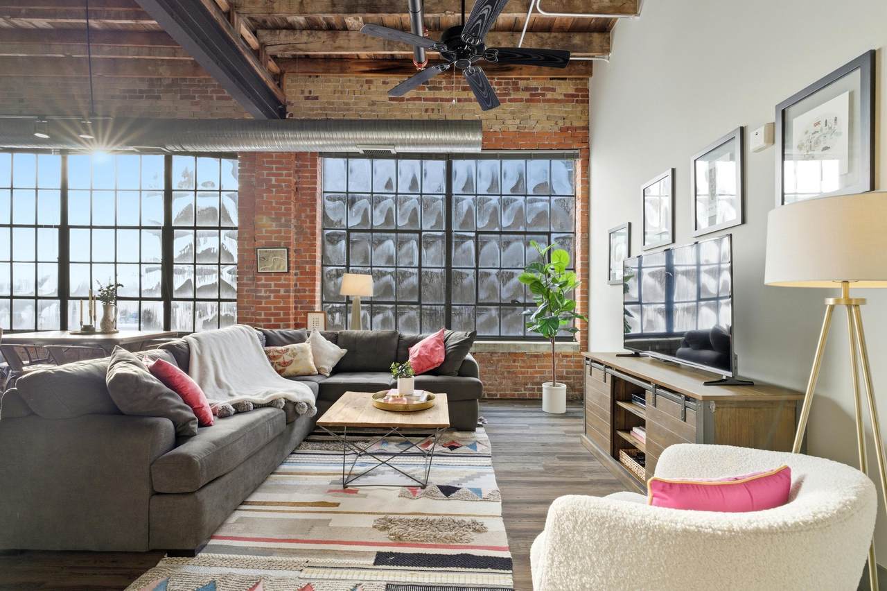 570-312 Front Street - Photo 1