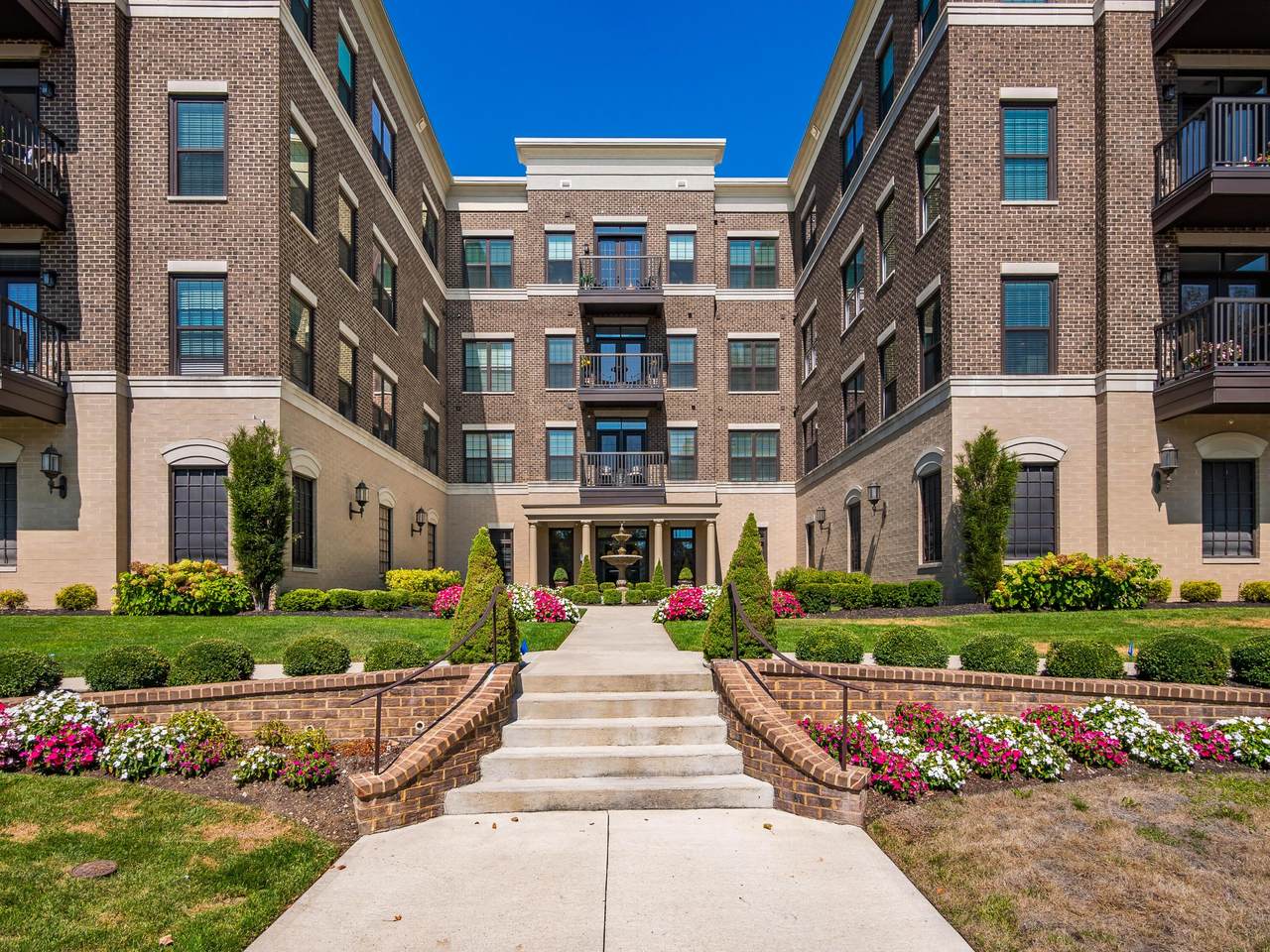 1670-206 Broad - Photo 1