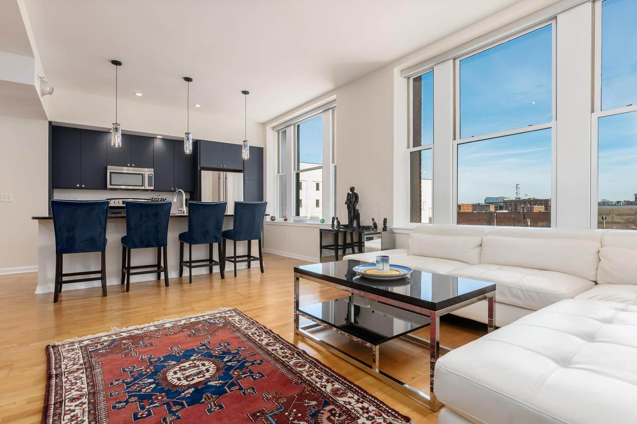 145-400 High Street - Photo 1