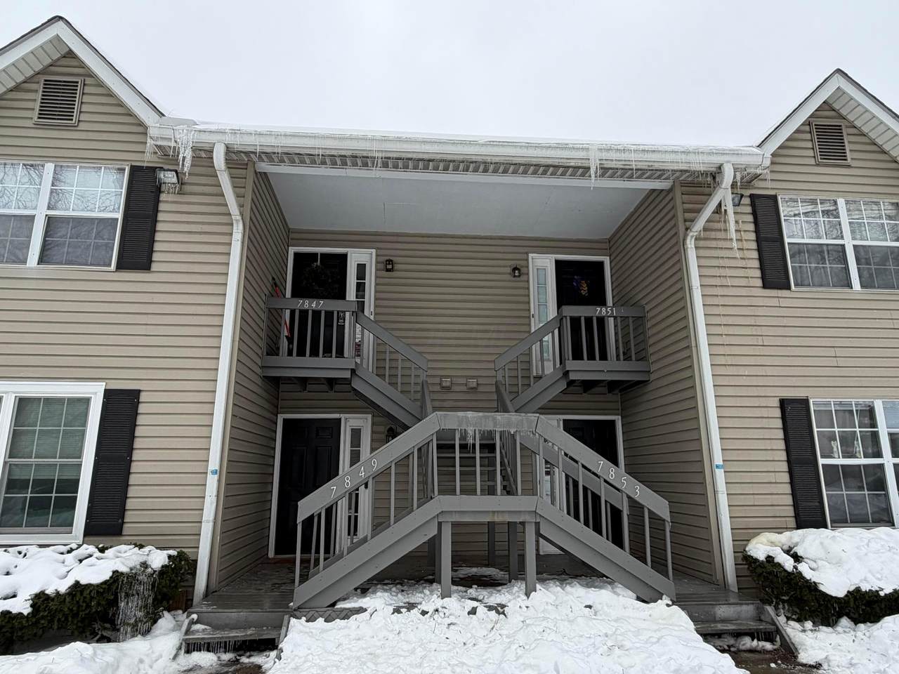 7847-66 Meadowhaven Boulevard - Photo 1