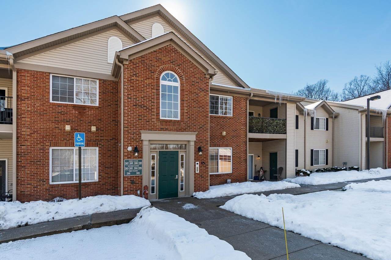 208 Shelbourne Forest Way - Photo 1